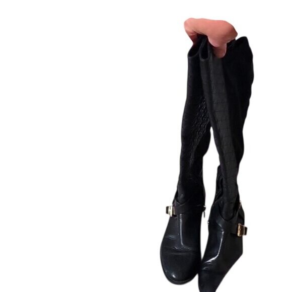 VINCE CAMUTO Black Quilted Knee-High Boots‎ With Gold Accents & Side Zippers 7.5 - Picture 7 of 9